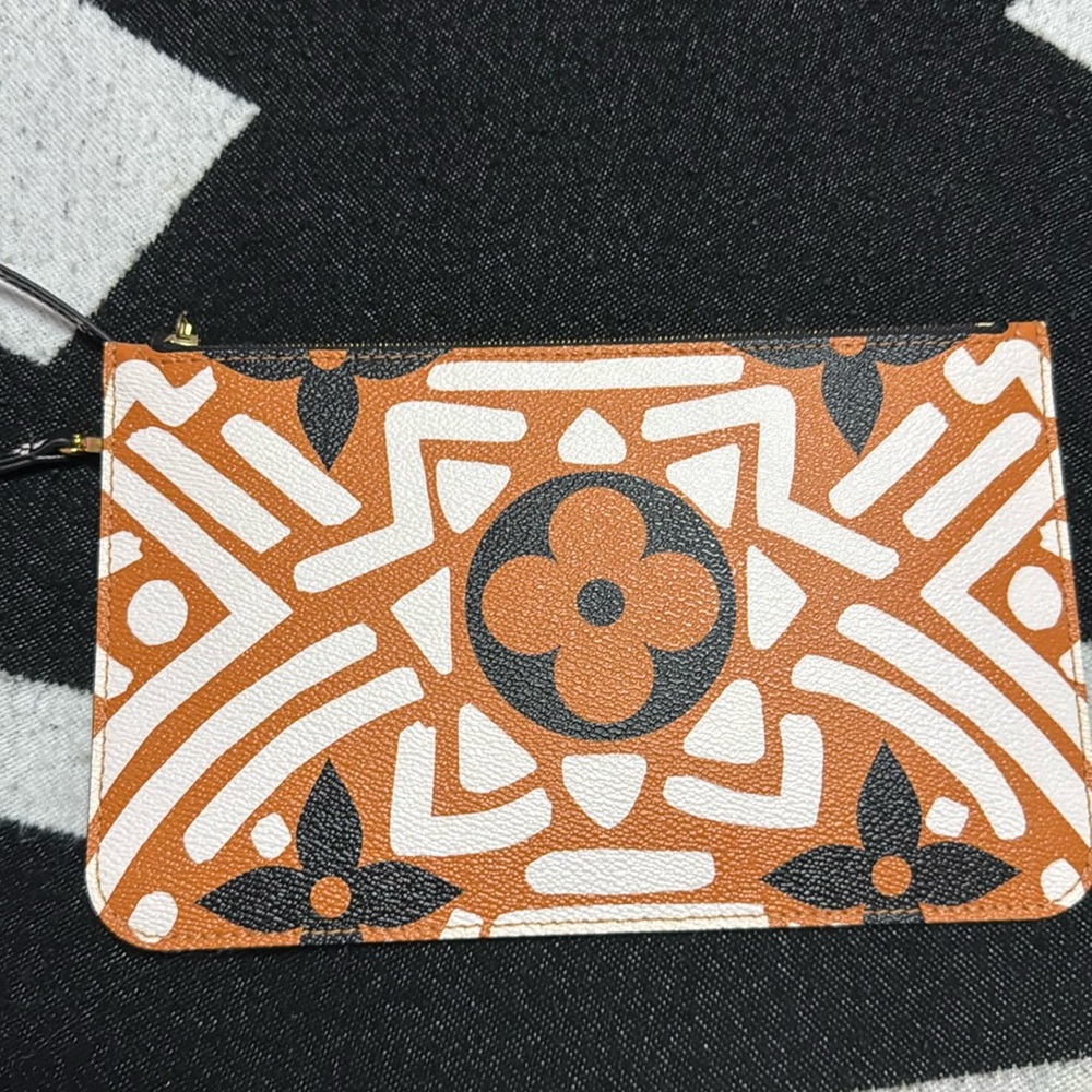 Louis Vuitton clutch 💯 percent authentic